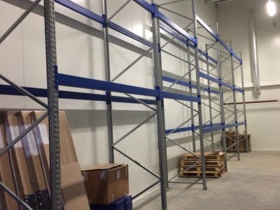 Leverans och installation av ny lagerutrustning i Sonel-lagret. Konsolhyllsystem för lager. Lagerhyllor och utrustning VVN.LV 4